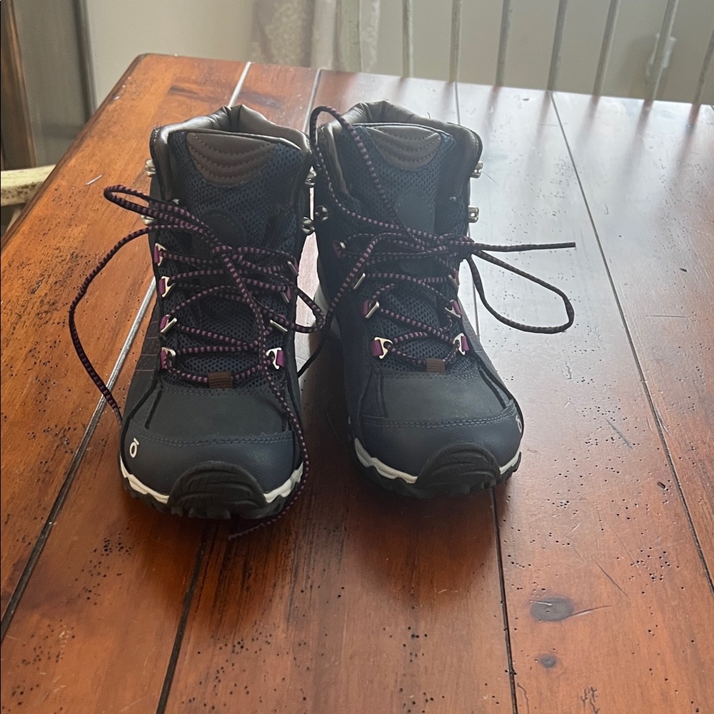 Women's Black and Purple Athletic Boots